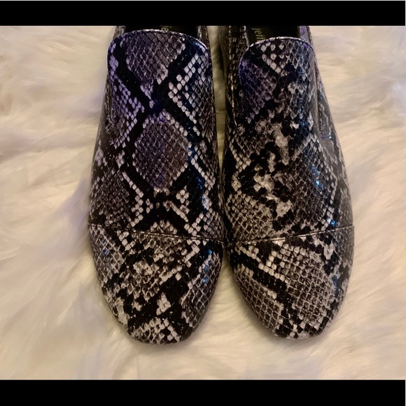 ⚜️NEW Jeffrey Campbell Snakeskin Booties, Size 8⚜️ - Picture 5 of 7